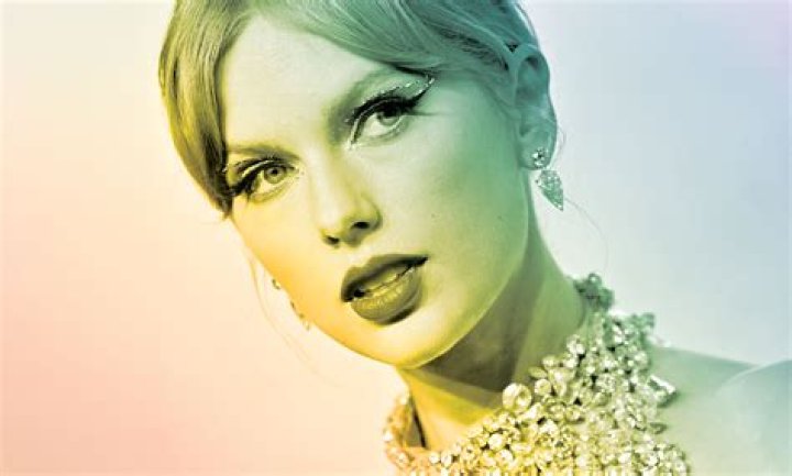 Unlocking The Secrets Of Taylor Swift's Iconic On-Field Kiss